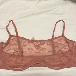 Skims branded 4x bra